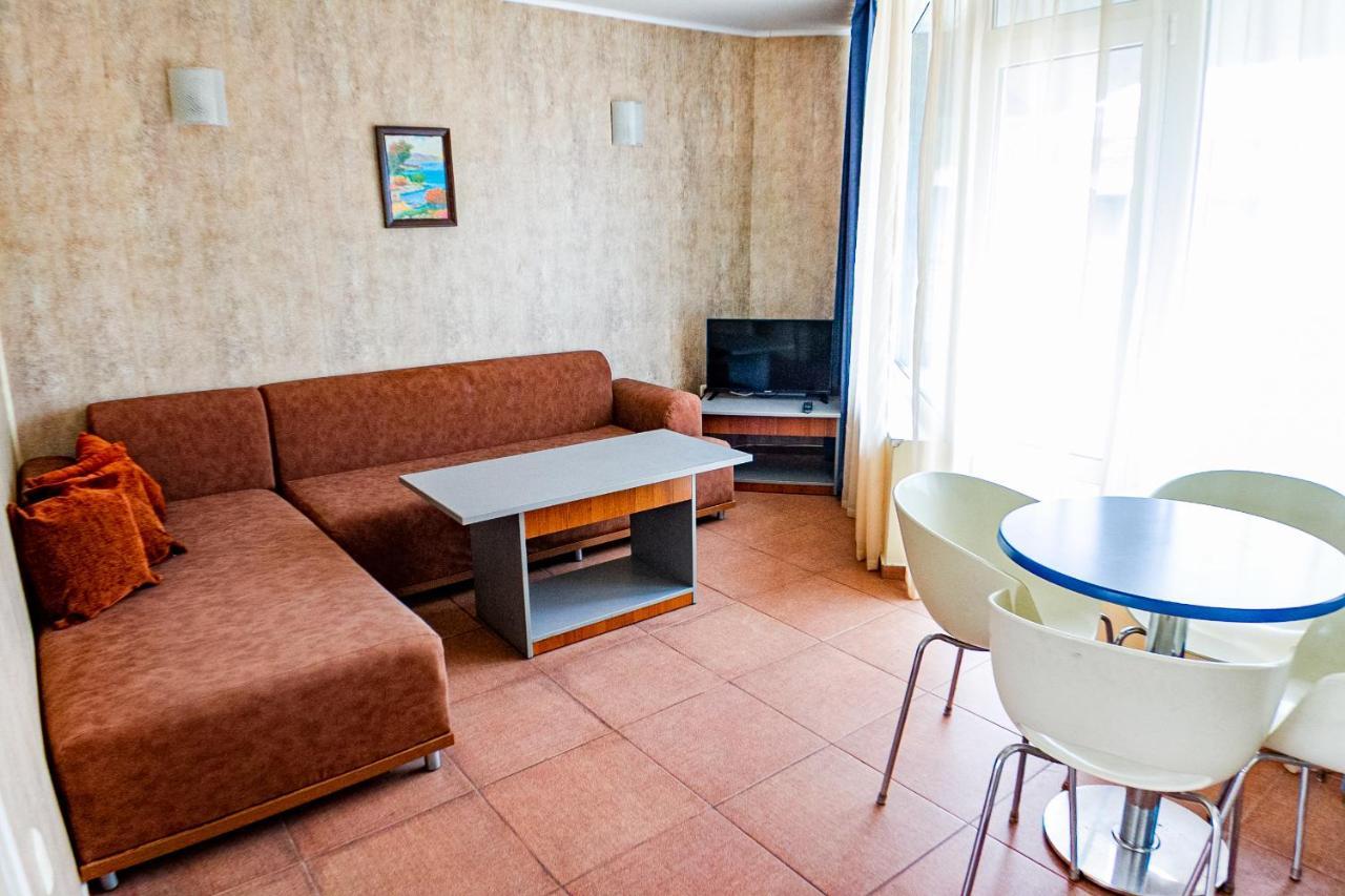 Apart Otel Favorit 3*